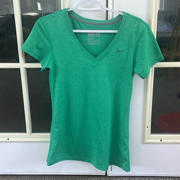 Nike V-Neck Dri-Fit Running T-Shirt Kelly Green Eagles Irish - Picture 5 of 5